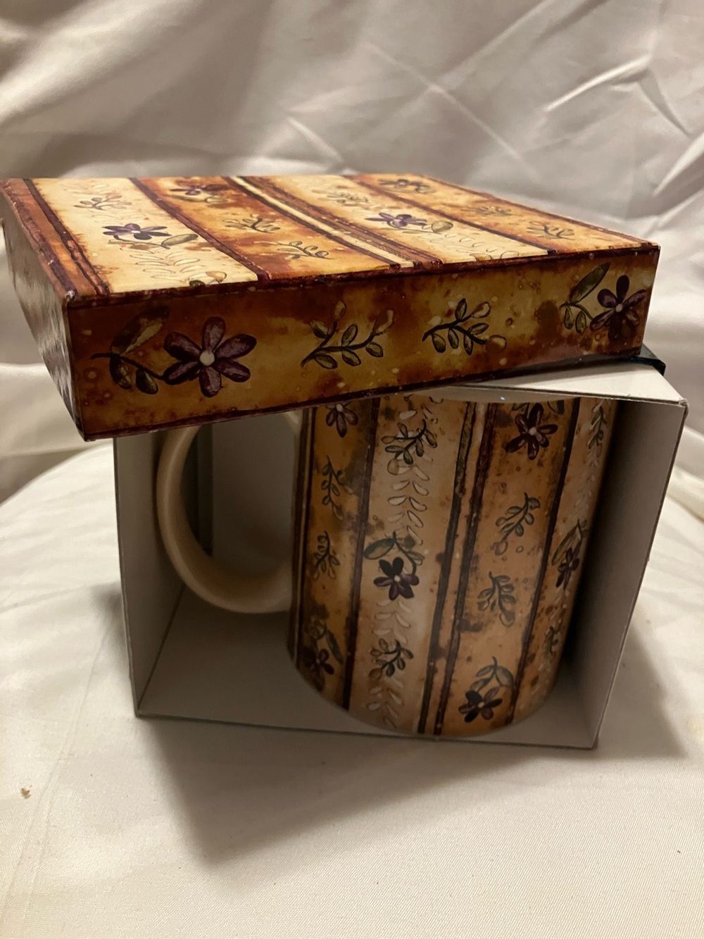 New , yet older from 2001 Primitive Collector Mug. from Lang n Wise Collectibles